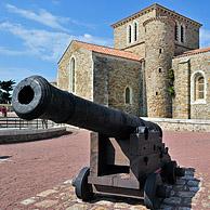 Kanon nabij de priorij Saint-Nicolas te Les Sables-d'Olonne, La Vendée, Pays de la Loire, Frankrijk
<BR><BR>Zie ook www.arterra.be</P>